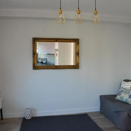 Casa Da Avenida * 波瓦－迪瓦尔津